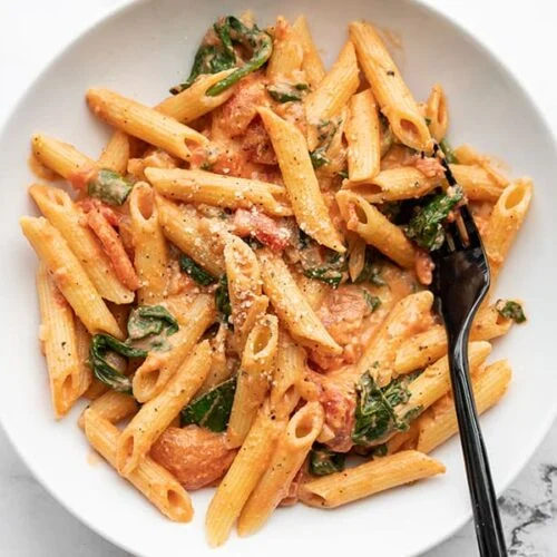 Creamy-Spinach-Tomato-Pasta-bowl-500x500